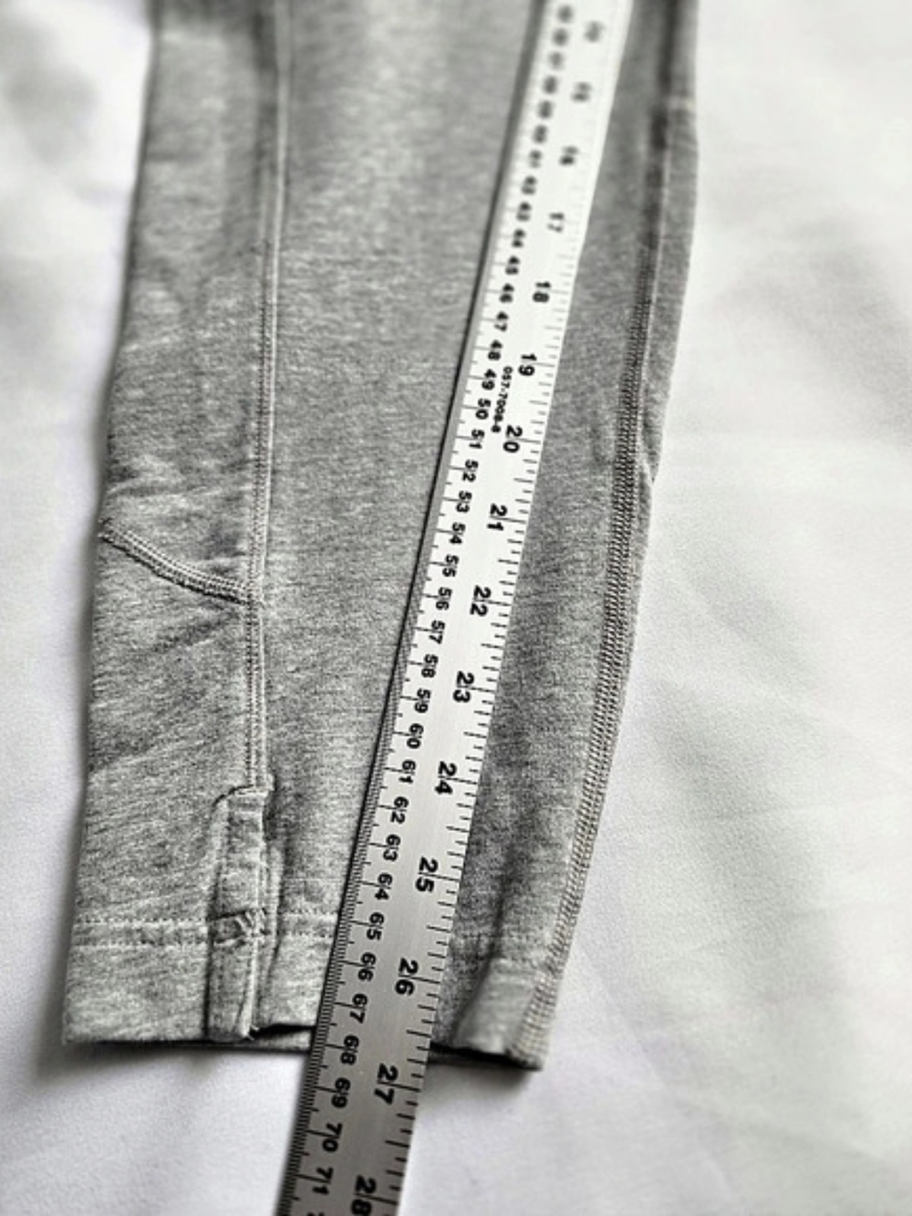 Rare Lululemon "All In" Slim Fit Sweatpants Med Rise - Picture 6 of 6
